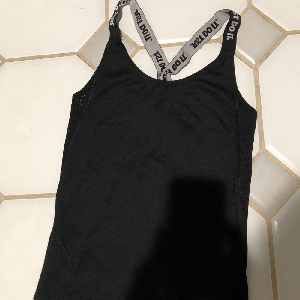 Nike workout top